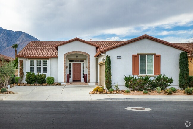 Four Seasons showcases New Traditional homes built in the early 2000s.