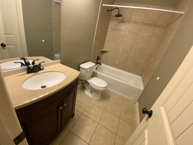 10314 Sierra Dr unit A, Houston, TX 77051 - photo 5