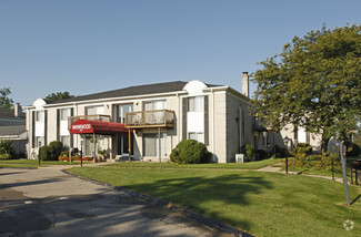 6737 N Wayne Rd, Westland, MI 48185