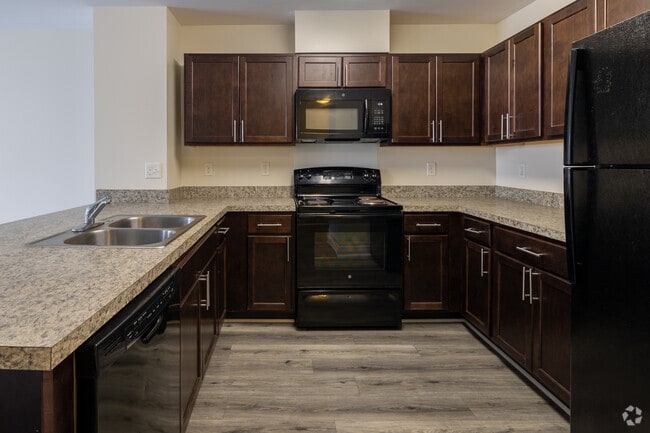 2BR, 2BA - 830SF - Kitchen