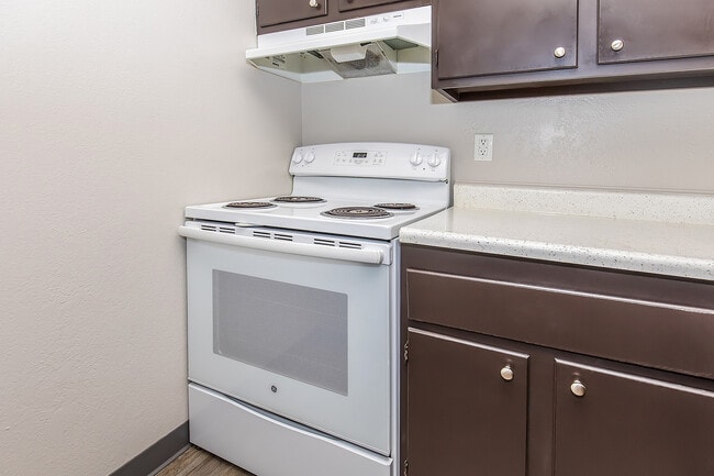 Pine Crest, Colorado Springs, CO 80909 - photo 5