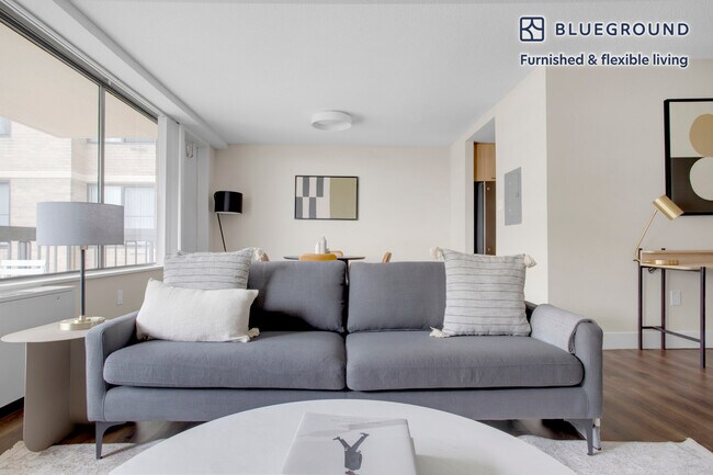 1515 Richmond Hwy unit FL12-ID445, Arlington, VA 22202 - photo 2