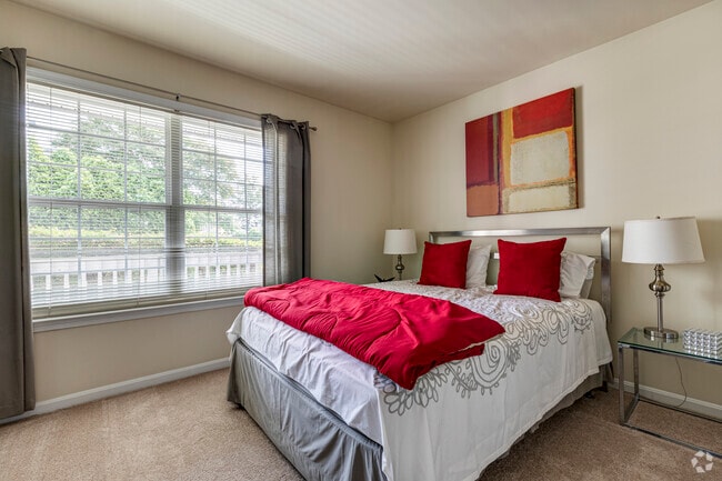 The Courts at Fair Oaks Apartments, Fairfax, VA 22030 - photo 7