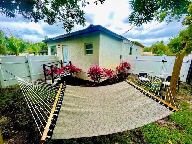 625 NE 13th Ave unit ID1369647P, Fort Lauderdale, FL 33304 - photo 2