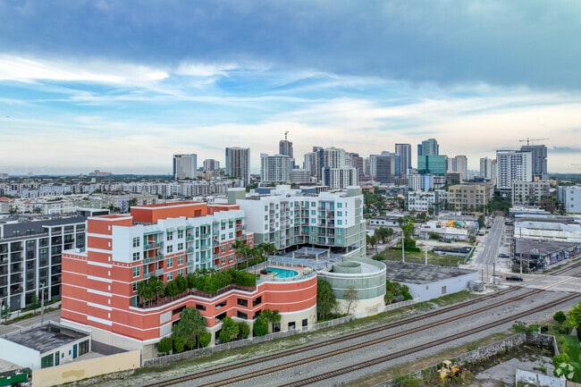 Downtown Fort Lauderdale is only a short drive away.
