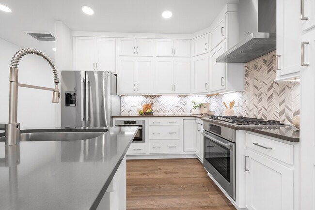 2021 N Salem St unit 37739724, Apex, NC 27523 - photo 6