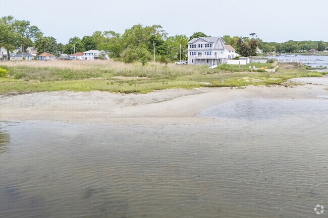 Public Access sites like J10 are coveted ways to enjoy the natural water resources of Oakland Beach.