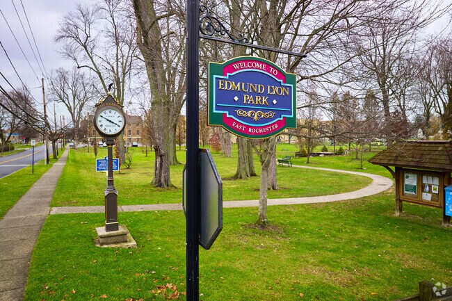 Welcome to Edmund Lyon Park.