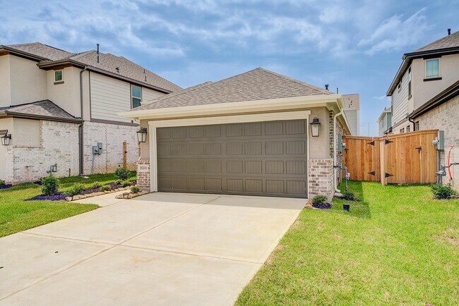 110 Orange Blossom Ct unit 38028579, Mont Belvieu, TX 77535 - photo 2