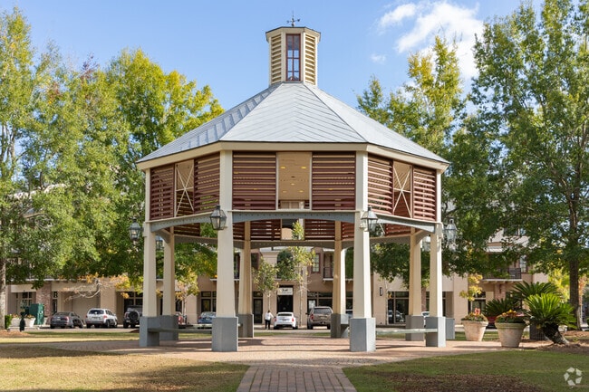 The gazebo at Degaulle Square hosts events in River Ranch’s lively town center.