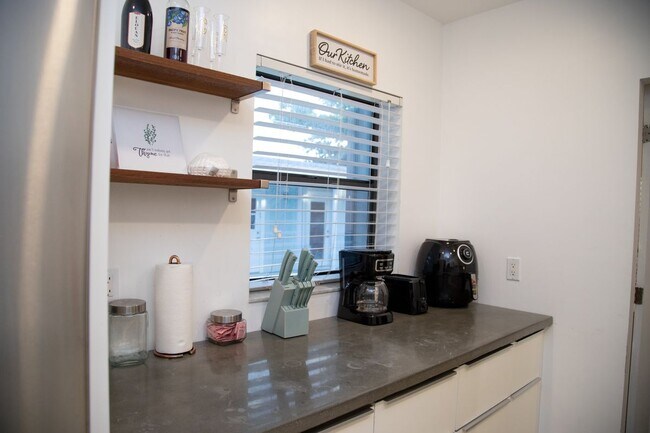 916 W Drew St, Lantana, FL 33462 - photo 2