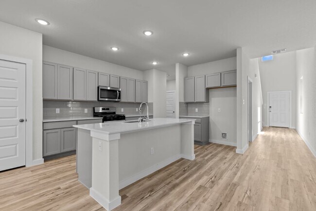 9880 Chavaneaux Landing, San Antonio, TX 78221 - photo 3