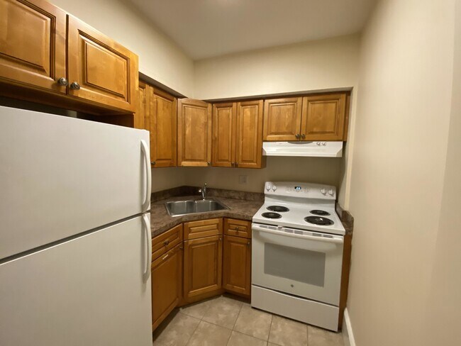 51 Park Dr unit 3, Boston, MA 02215 - photo 2
