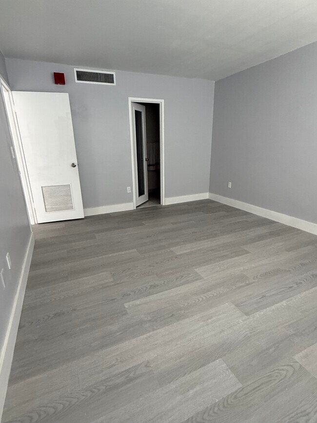 Kennedy House unit 3K, North Bay Village, FL 33141 - photo 7