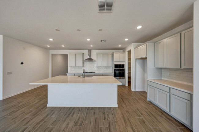 18381 W Mohave St, Goodyear, AZ 85338 - photo 2