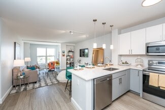 1205 Hancock St, Quincy, MA 02169