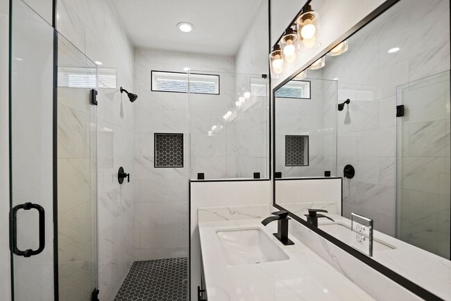 1071 St Clair St, Houston, TX 77088 - photo 3