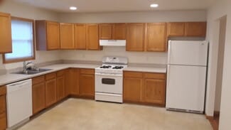 247 N Cross St Unit 247, Sycamore, IL 60178