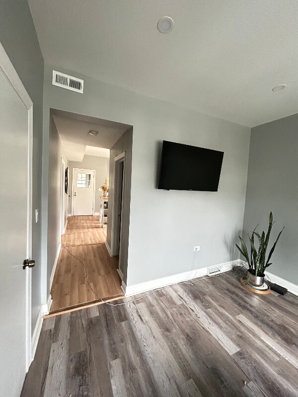 8213 S Houston Ave unit 2, Chicago, IL 60617 - photo 2