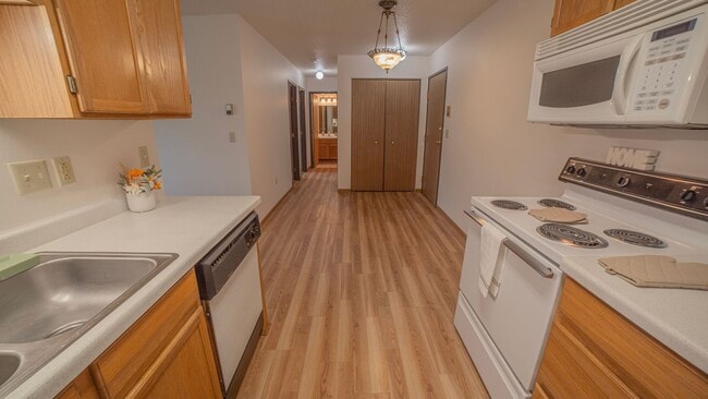 Evans Place 3, Fargo, ND 58103 - photo 4