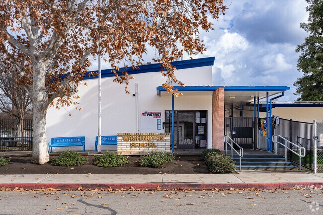 Children in Visalia can attend Washington Elementary School.