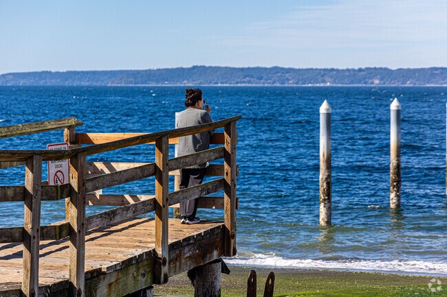 Redondo Beach Park is a few minutess drive from the Laurelwood neighborhood.