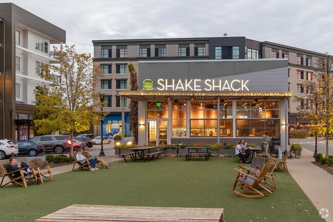 The Summit lies on the south side of the Stoneybrook-Brigadoon neighborhood.