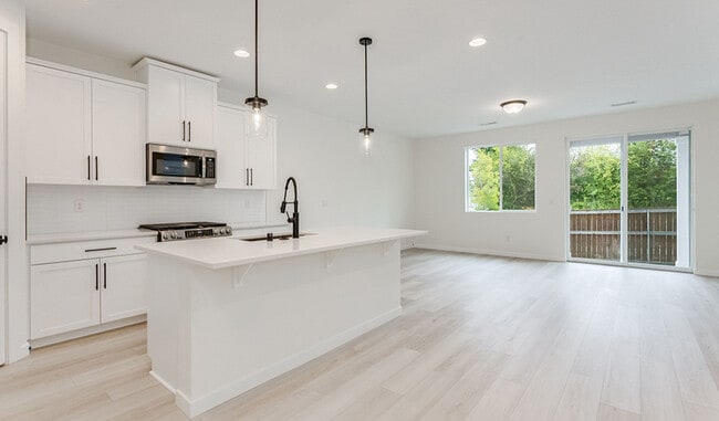 846 NW 178th Way, Ridgefield, WA 98642 - photo 2