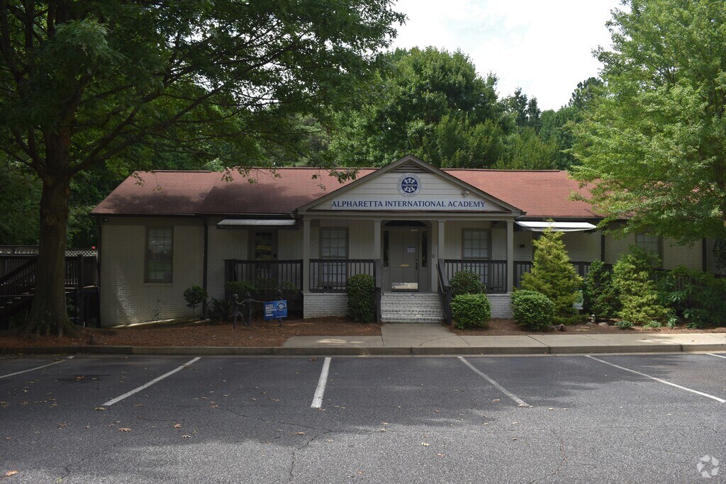 Main entrance to Alpharetta International Academy in Johns Creek, Alpharetta, GA.