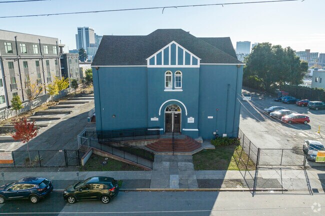 Oakland Emiliano Zapata Street Academy serves grades 9-12.