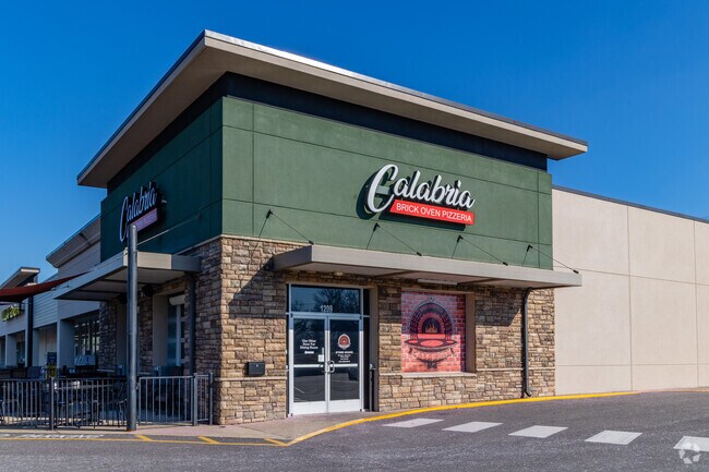 Calabria's offers fresh Italian dishes to all who visit in Mount Juliet.