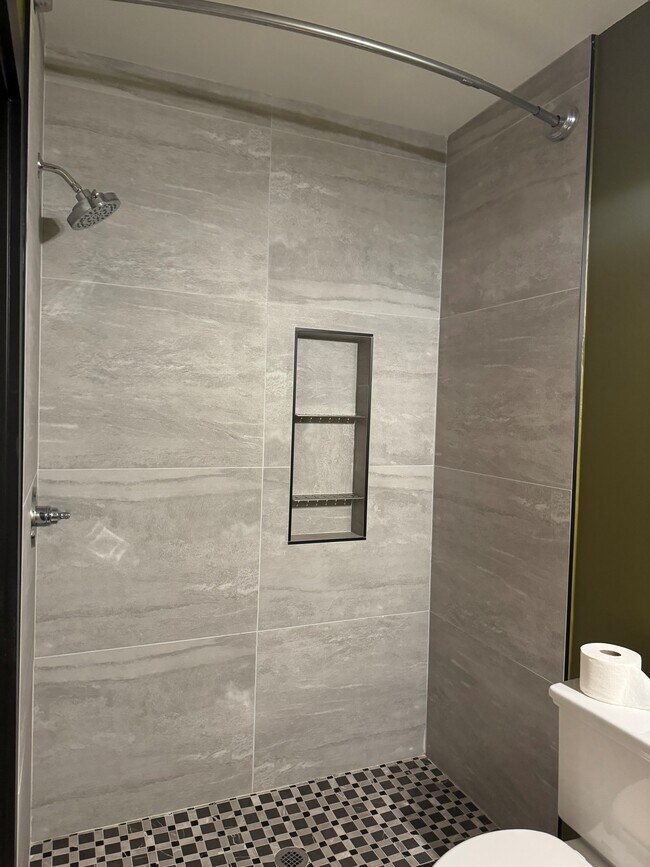 319 W 9th St unit 1, Covington, KY 41011 - photo 4