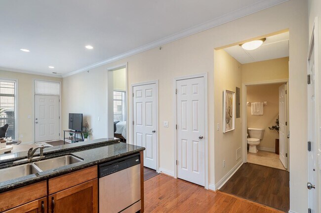 252 Stetson St unit 204, Cincinnati, OH 45219 - photo 5