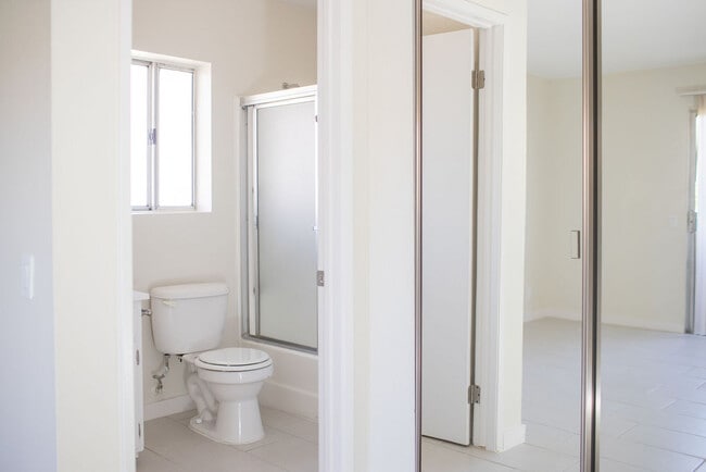 Astoria Apartments, Sylmar, CA 91342 - photo 7