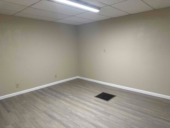 108 Decatur Pike unit C, Athens, TN 37303 - photo 3