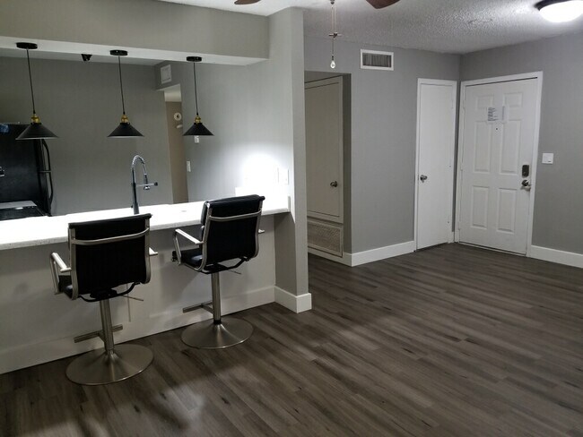 1826 N Spring unit 102, Mesa, AZ 85203 - photo 3