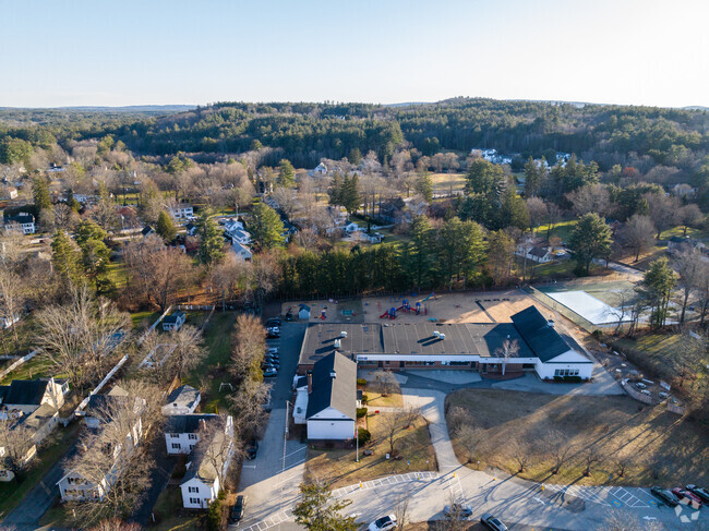 Clarke Elementary School in Amherst, NH serves grades K-4.