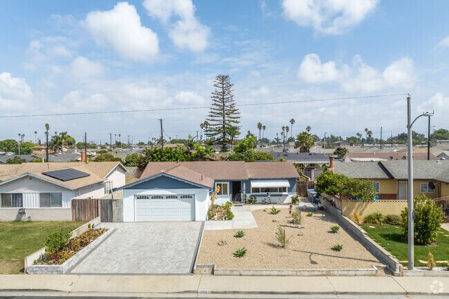 Bryce Canyon homes feature large driveways perfect for keeping your car off the road.