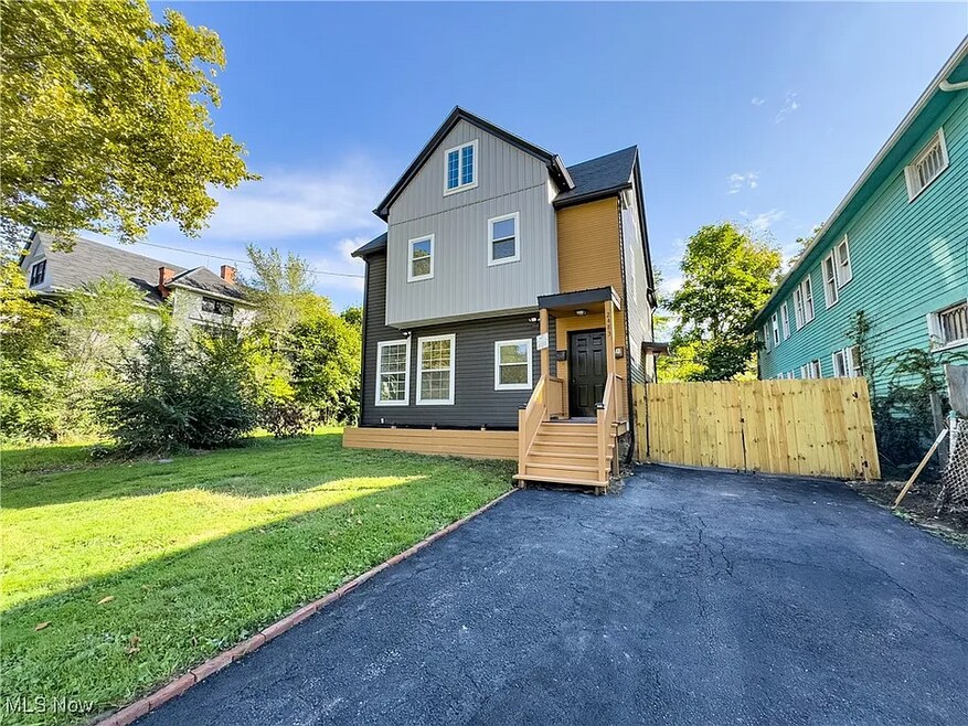 2483 E 89th St unit 101, Cleveland, OH 44104 - photo 1