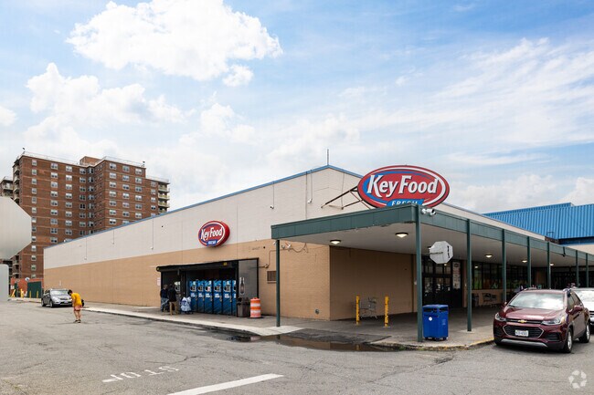 Key Food is a major supermarket serving the residents of Rochdale.