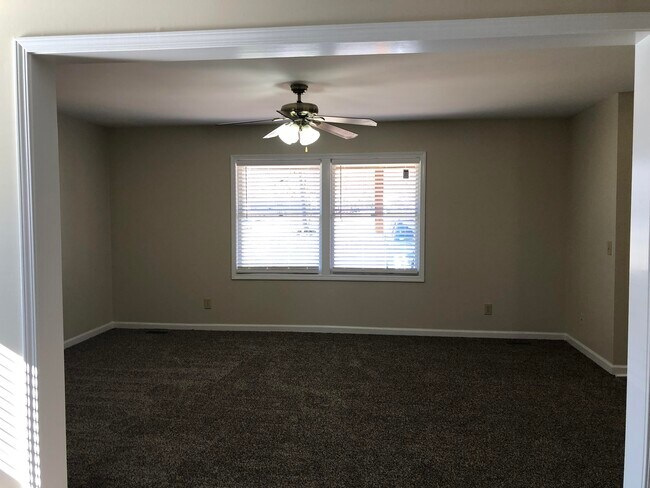 412 Filter Plant Rd unit B, Franklin, KY 42134 - photo 4