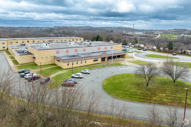 Pioneering educational innovation at 
Plum Middle School.