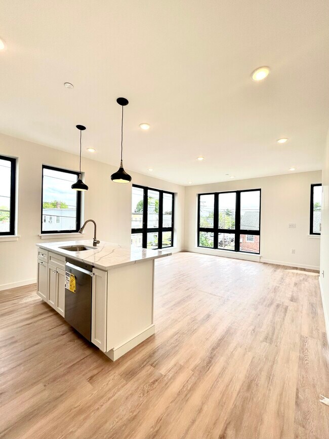 80 Broadway, Arlington, MA 02474