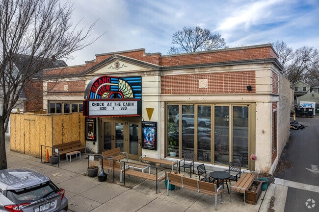 Grandview Theater is a 1926 single-screen theater that offers beer and food.