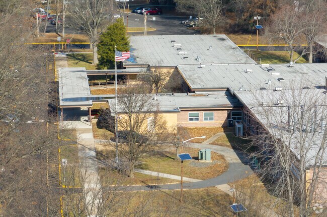 Cotten Intermediate School boasts a student to teacher ratio of 11 to 1.