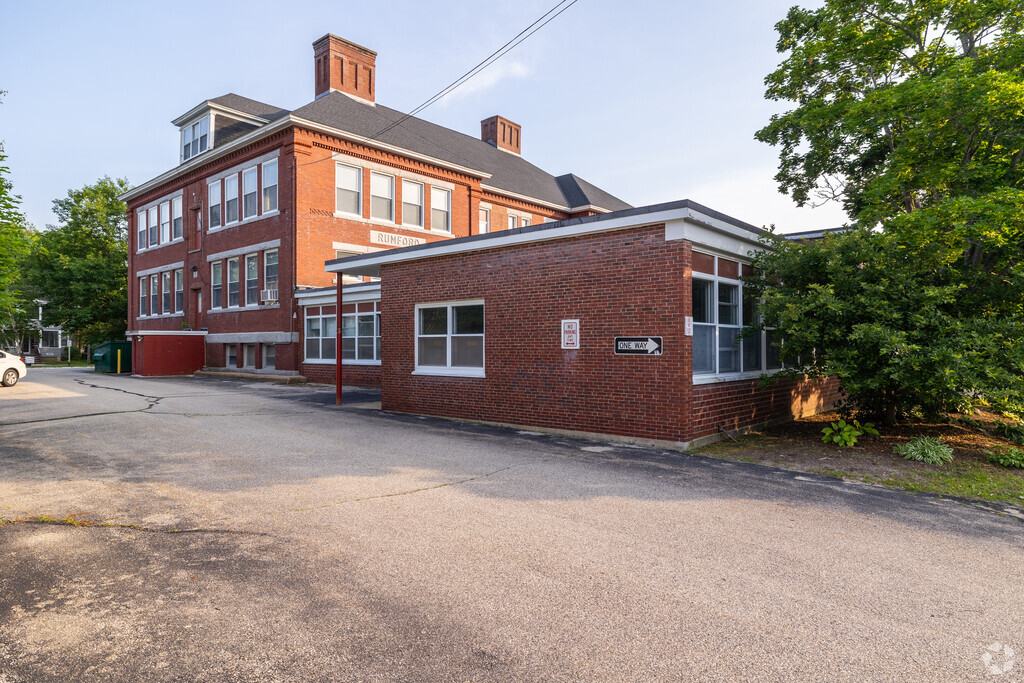 Rumford School in Concord is an elementary school serving grades 1-5.