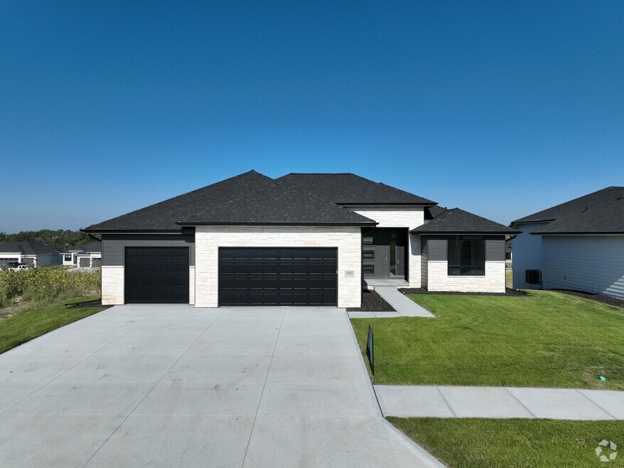 5502 N 213th St, Elkhorn, NE 68022 - photo 2