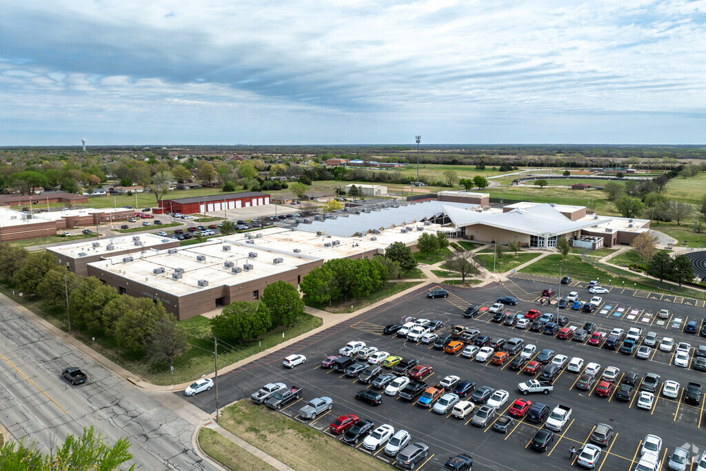 Augusta High School is a great schooling option in the area.
