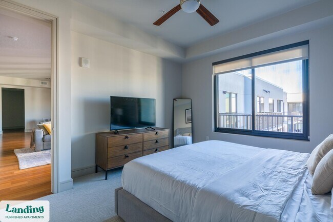 1414 Wood Hollow Dr unit 1-328, Houston, TX 77057 - photo 6