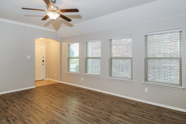 616 Big Horn Rd, Aubrey, TX 76227 - photo 4